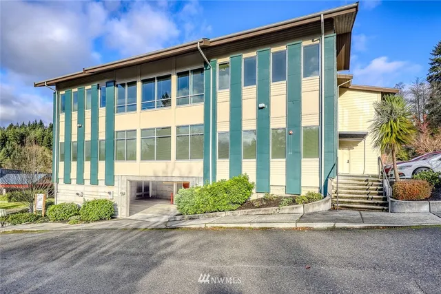 $500 | 19660 10th Avenue Northeast, Poulsbo, WA 98370