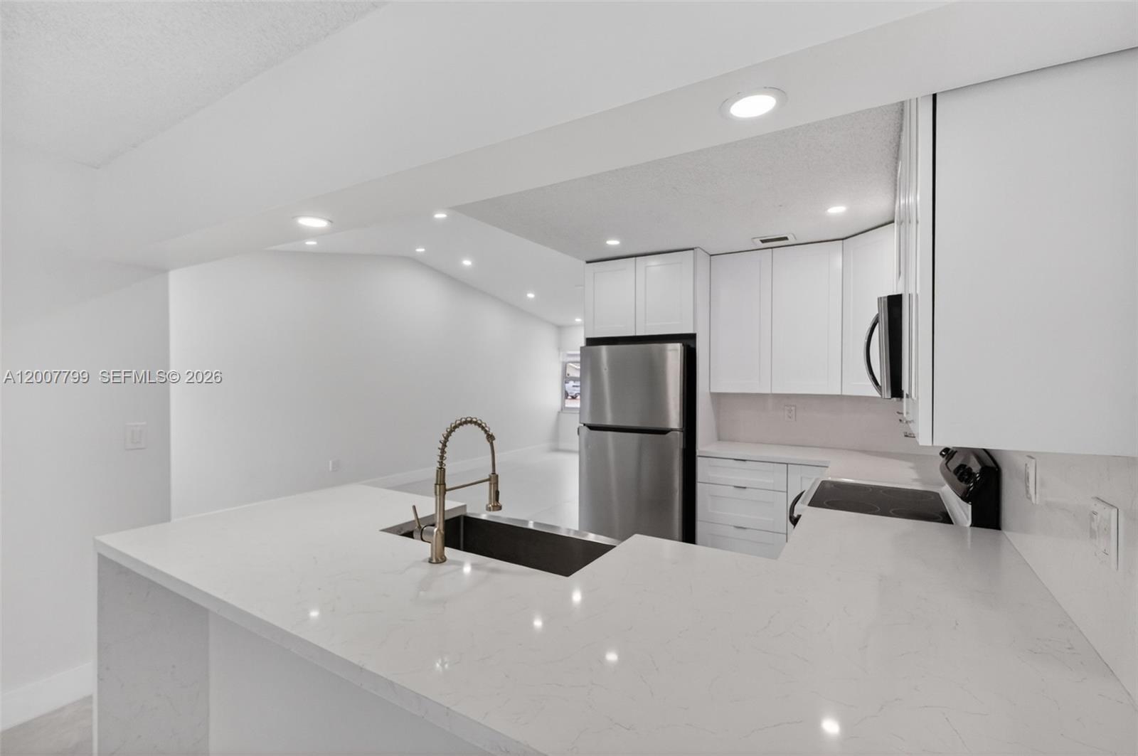 4530 Southwest 143rd Place Miami, FL 33175 - Photo 10 of 48