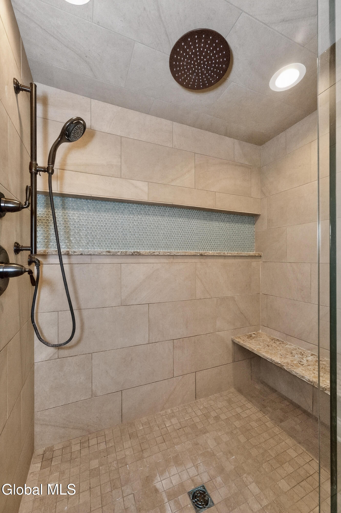 38 Cambridge Way Colonie, NY 12110 - Photo 39 of 57 7 Master 6