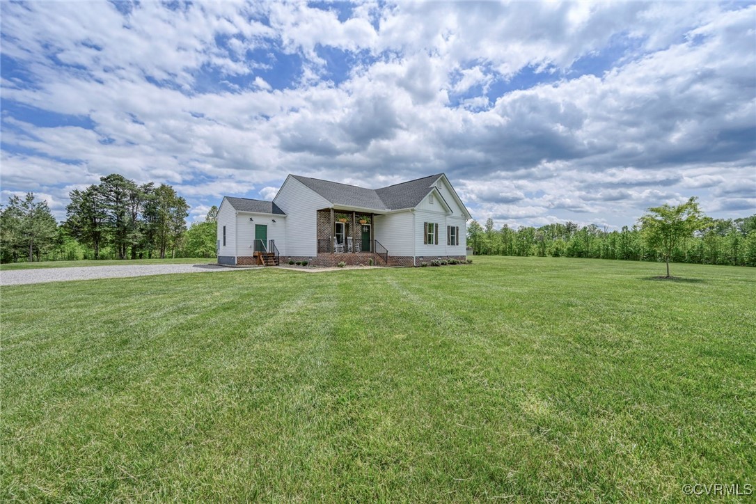 16093 Union Church Road Beaverdam, VA 23015 - Photo 5 of 42 View of front of house featuring a front lawn and