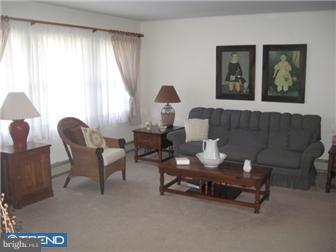 50 Candle Road Levittown, PA 19057 - Photo 5 of 11 Living Room