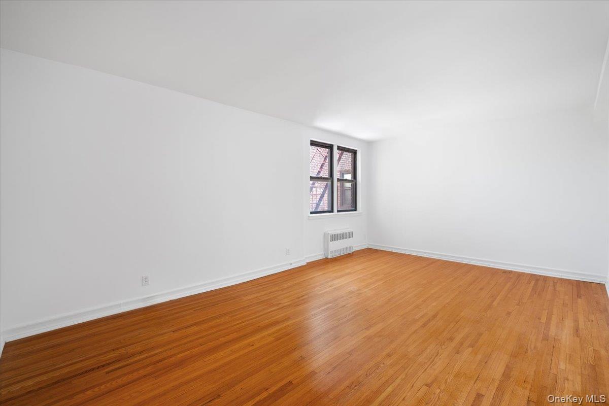 142 Garth Road, Unit 5K Scarsdale, NY 10583 - Photo 6 of 33 Wood floors are in excellent condition