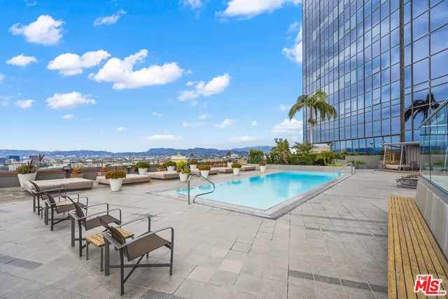 $485,000 | 1100 Wilshire Boulevard, Unit 2610, Los Angeles, CA 90017