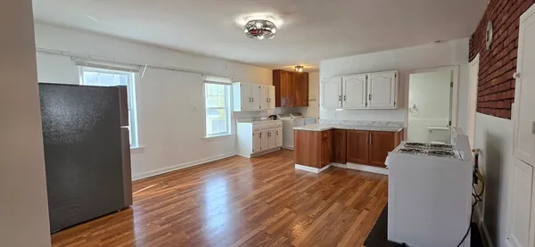 $2,100 | 14 Orient Street, Unit 2, Worcester, MA 01604
