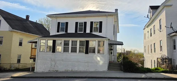 $2,100 | 14 Orient Street, Unit 2, Worcester, MA 01604