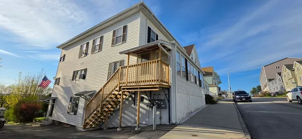 $2,100 | 14 Orient Street, Unit 2, Worcester, MA 01604