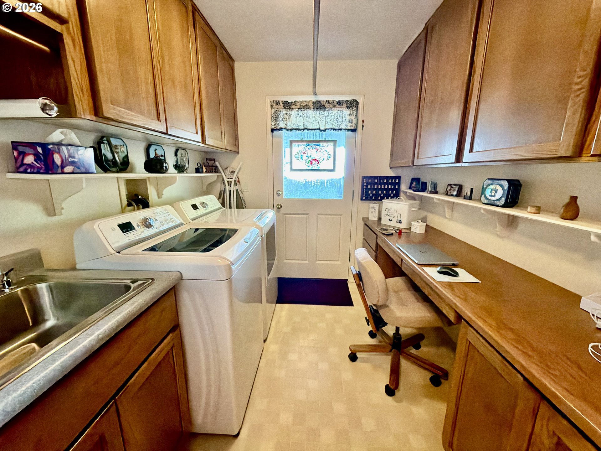 918 Midland Way Brookings, OR 97415 - Photo 40 of 45 Laundry