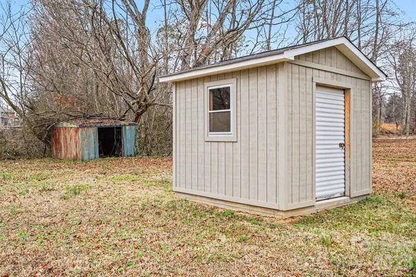 $210,000 | 1725 26th Street Northeast, Hickory, NC 28601