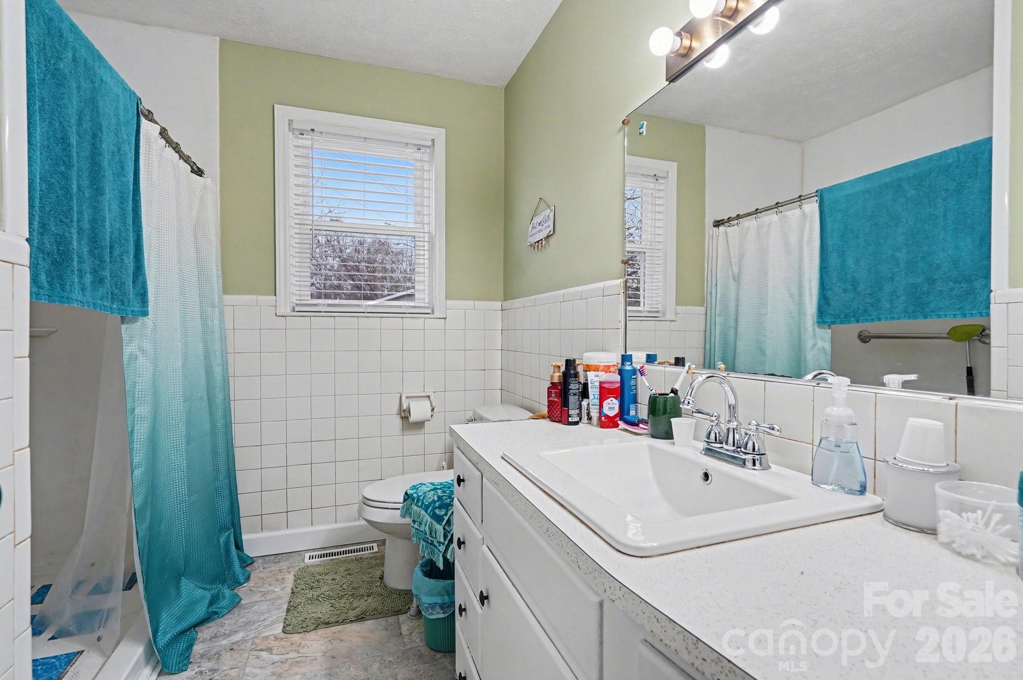 1725 26th Street Northeast Hickory, NC 28601 - Photo 9 of 14
