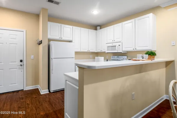 $1,750 | 395 South Crow Creek Drive, Unit 1210, Calabash, NC 28467