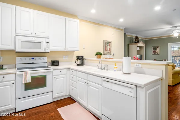 $1,750 | 395 South Crow Creek Drive, Unit 1210, Calabash, NC 28467