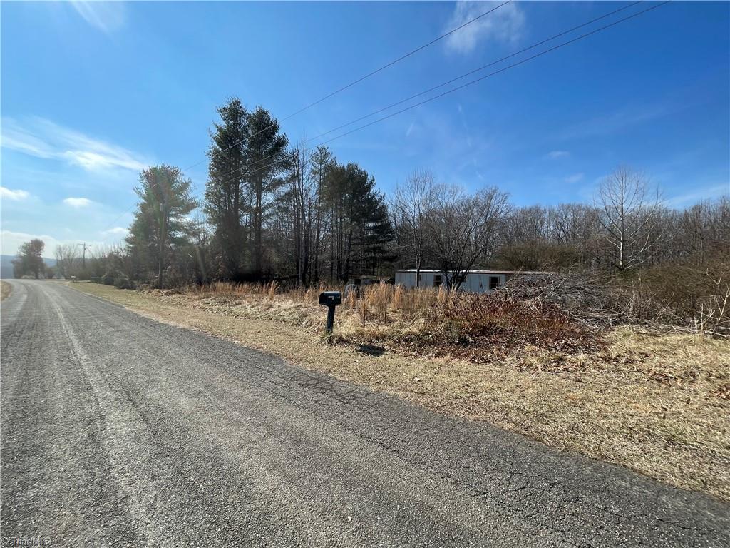 277 Sexton Road Mount Airy, NC 27030 - Photo 3 of 13 Gallery Image 3