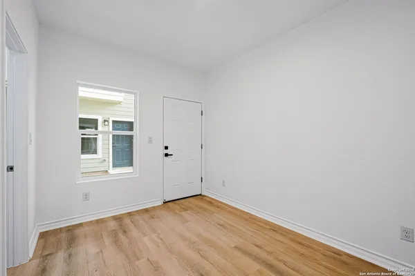 $1,500 | 1510 South Walters Street, Unit 102, San Antonio, TX 78210
