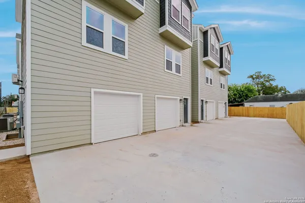$1,500 | 1510 South Walters Street, Unit 102, San Antonio, TX 78210