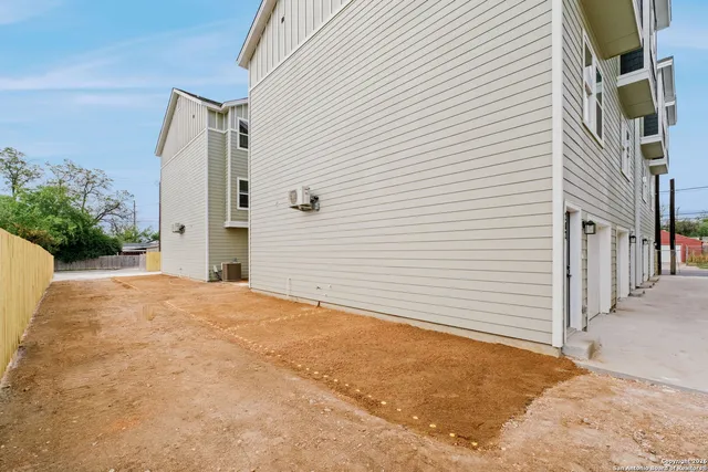 $1,750 | 1510 South Walters Street, Unit 102, San Antonio, TX 78210