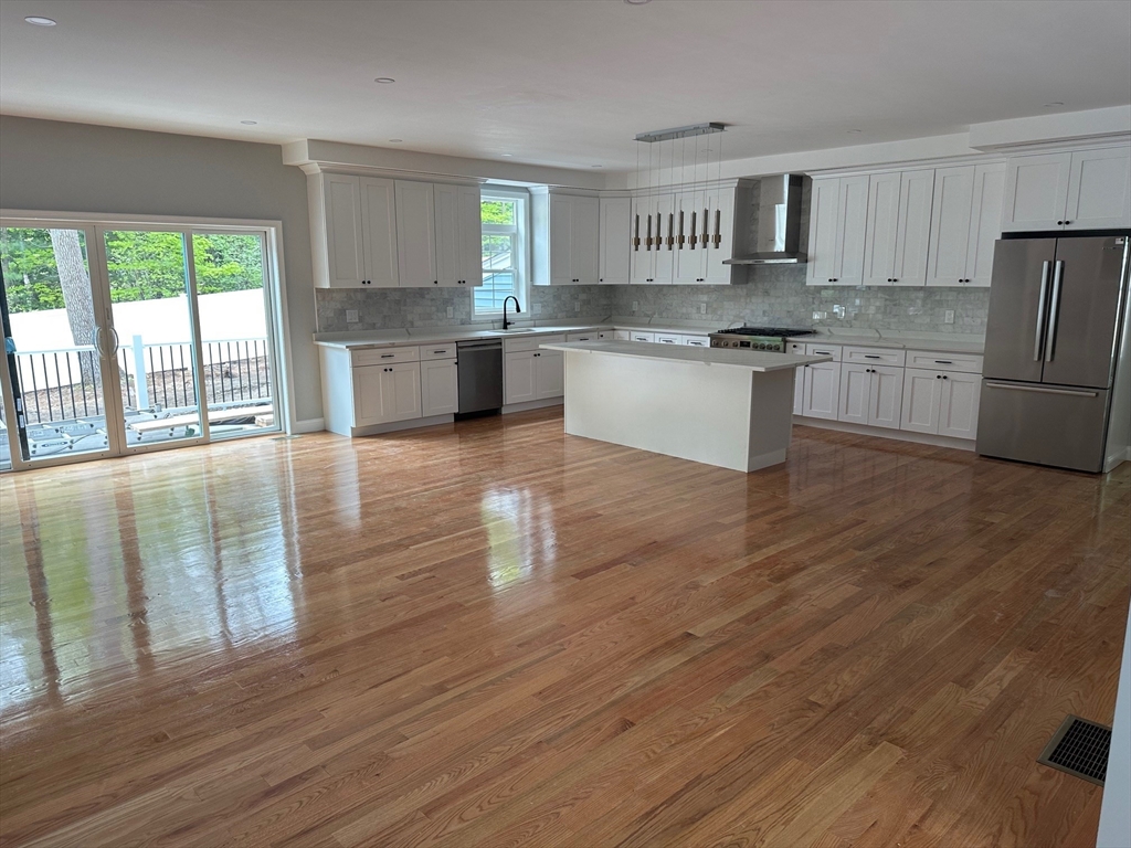 44 Grandview Road Reading, MA 01867 - Photo 2 of 26