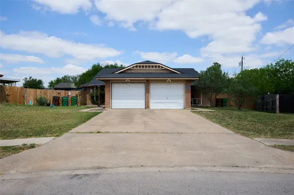 $1,350 | 2003 Old W Place, Unit A, Round Rock, TX 78681
