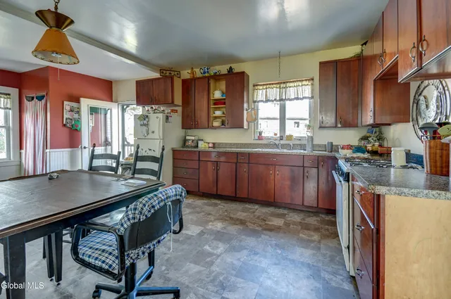 $800,000 | 180 Indian Trail, Fort Plain, NY 13339