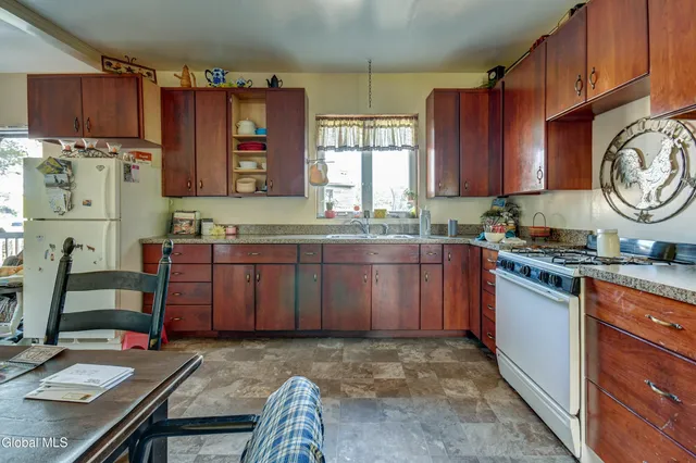 $800,000 | 180 Indian Trail, Fort Plain, NY 13339