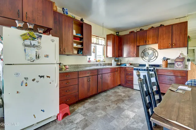 $800,000 | 180 Indian Trail, Fort Plain, NY 13339