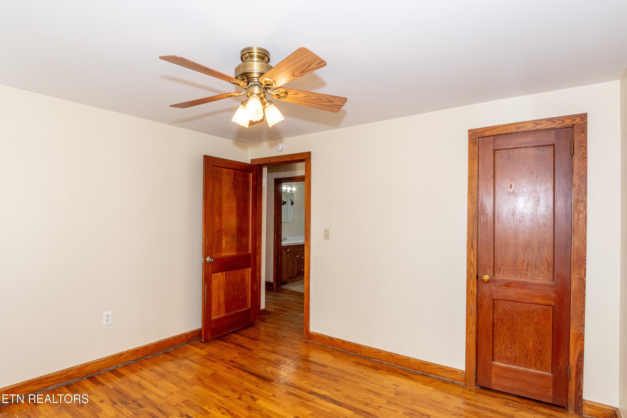 471 East Lincoln Road Alcoa, TN 37701 - Photo 23 of 47 an empty room with closet and wooden floor