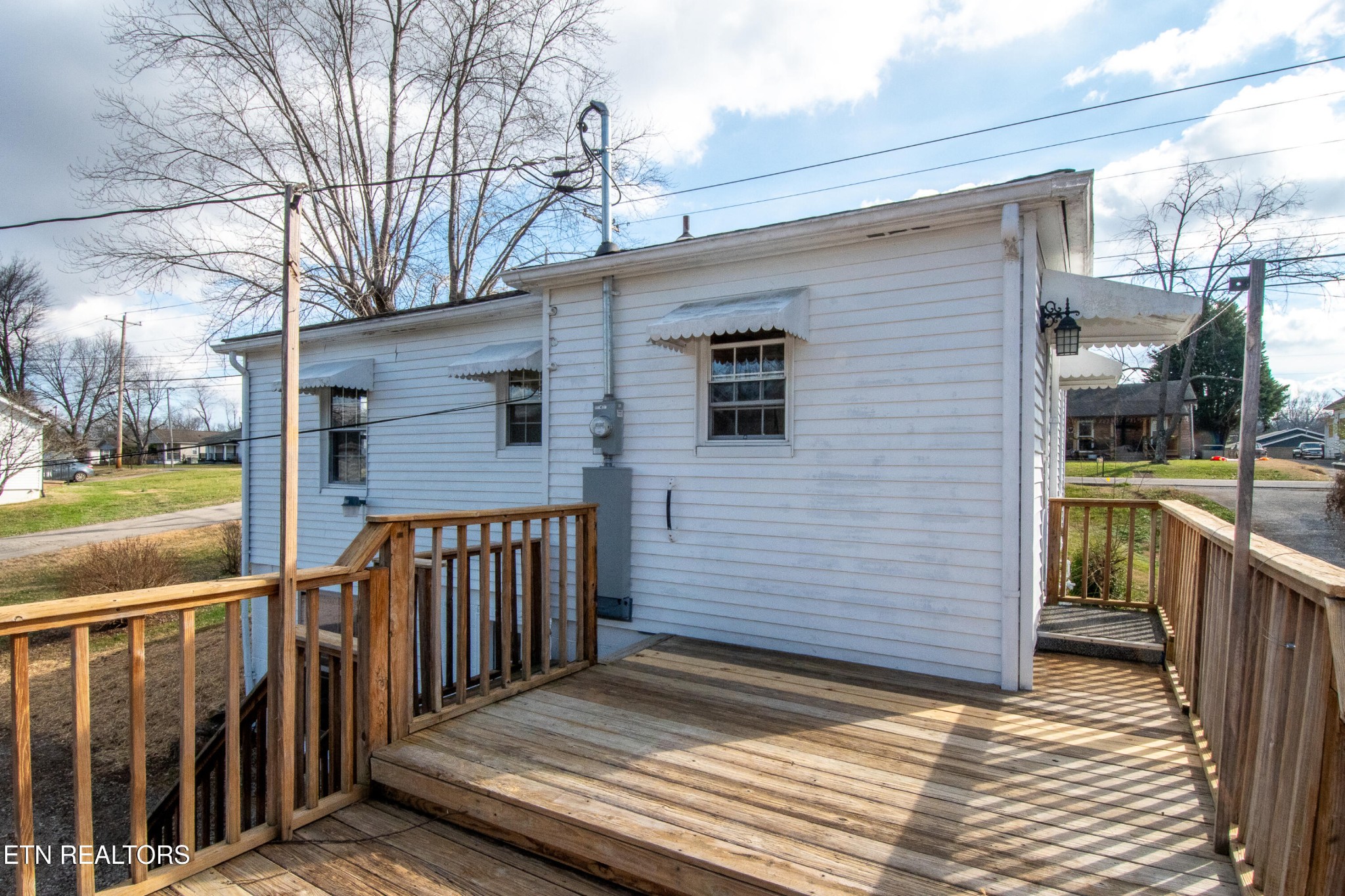 471 East Lincoln Road Alcoa, TN 37701 - Photo 42 of 47 a view of a wooden deck