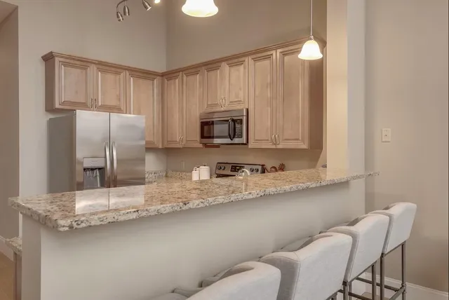 $2,560 | 70 Foundry Street, Unit A326, Manchester, NH 03102