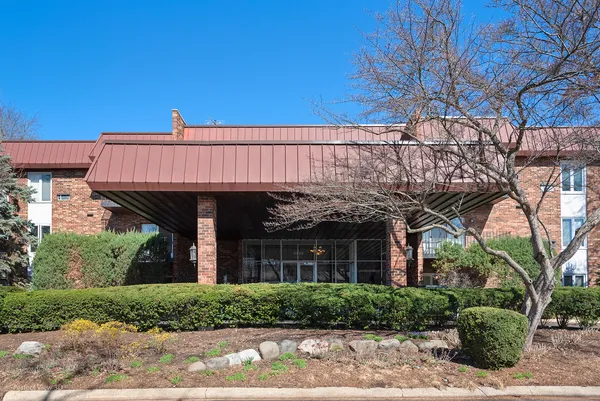 $185,000 | 1049 West Ogden Avenue, Unit 204, Naperville, IL 60563