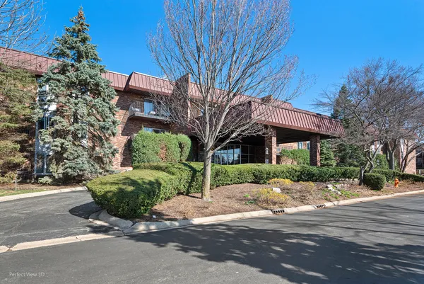 $185,000 | 1049 West Ogden Avenue, Unit 204, Naperville, IL 60563