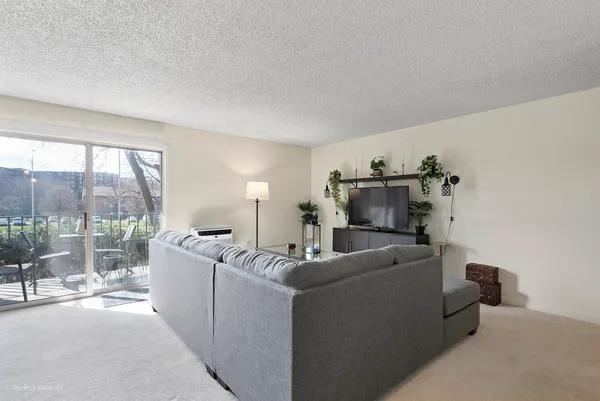 $185,000 | 1049 West Ogden Avenue, Unit 204, Naperville, IL 60563