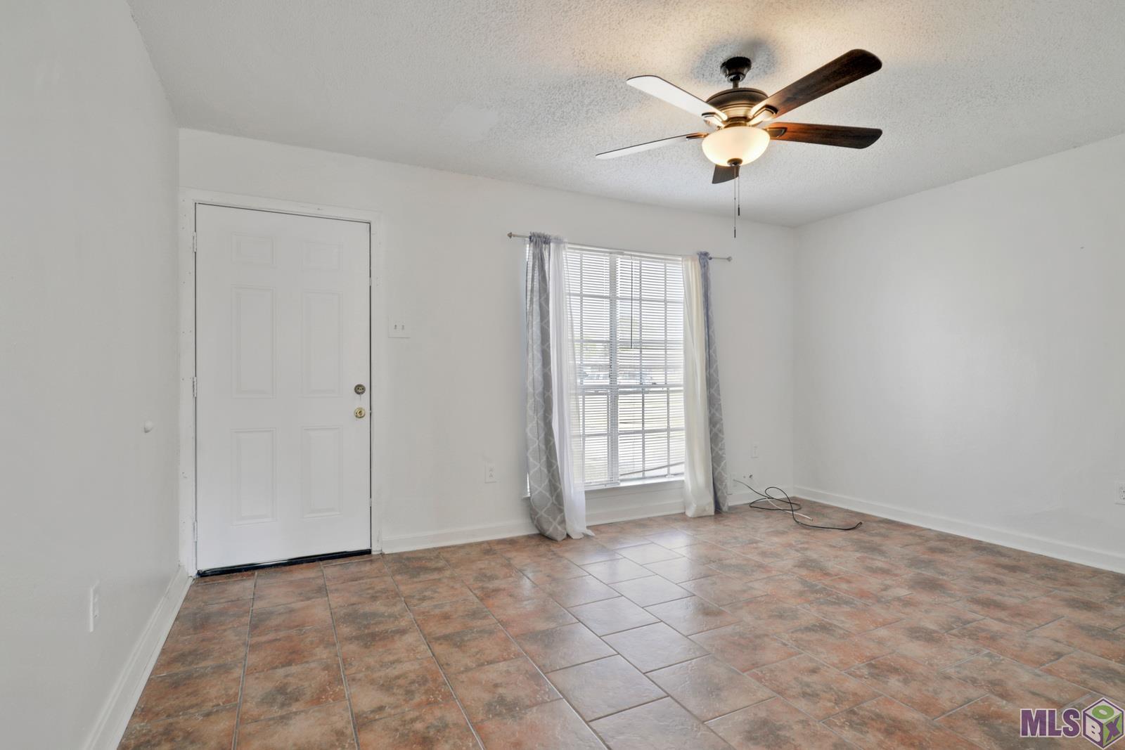 5740 D'Juanna Drive Baton Rouge, LA 70811 - Photo 2 of 10