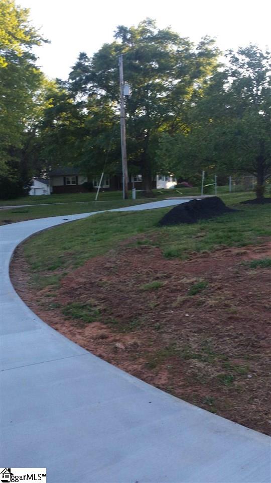 357 Taylor Road Greer, SC 29651 - Photo 6 of 24