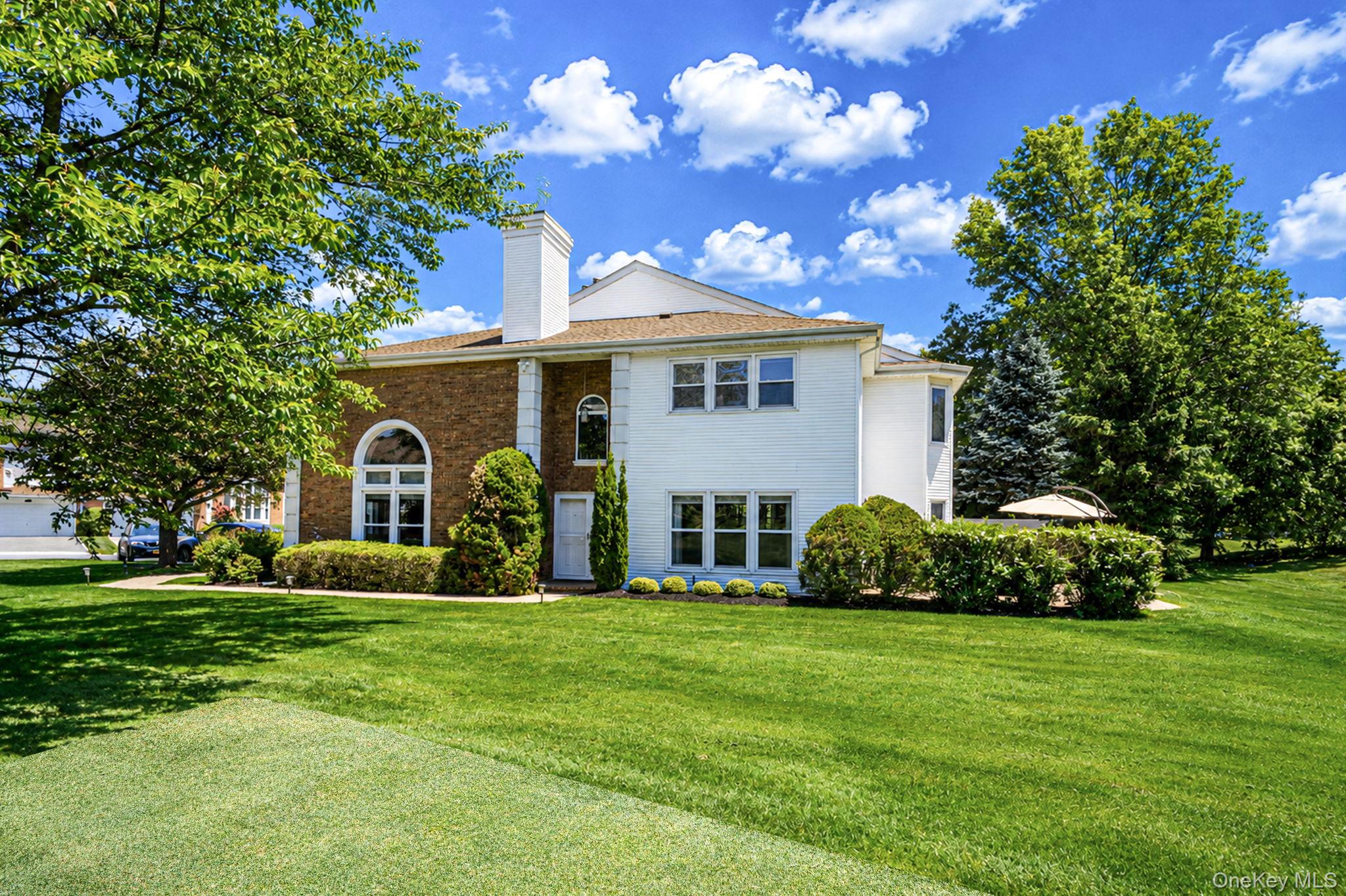 86 Hamlet Drive Commack, NY 11725 - Photo 3 of 36