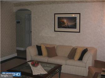 3137 Willits Road Philadelphia, PA 19114 - Photo 7 of 12 Living Room