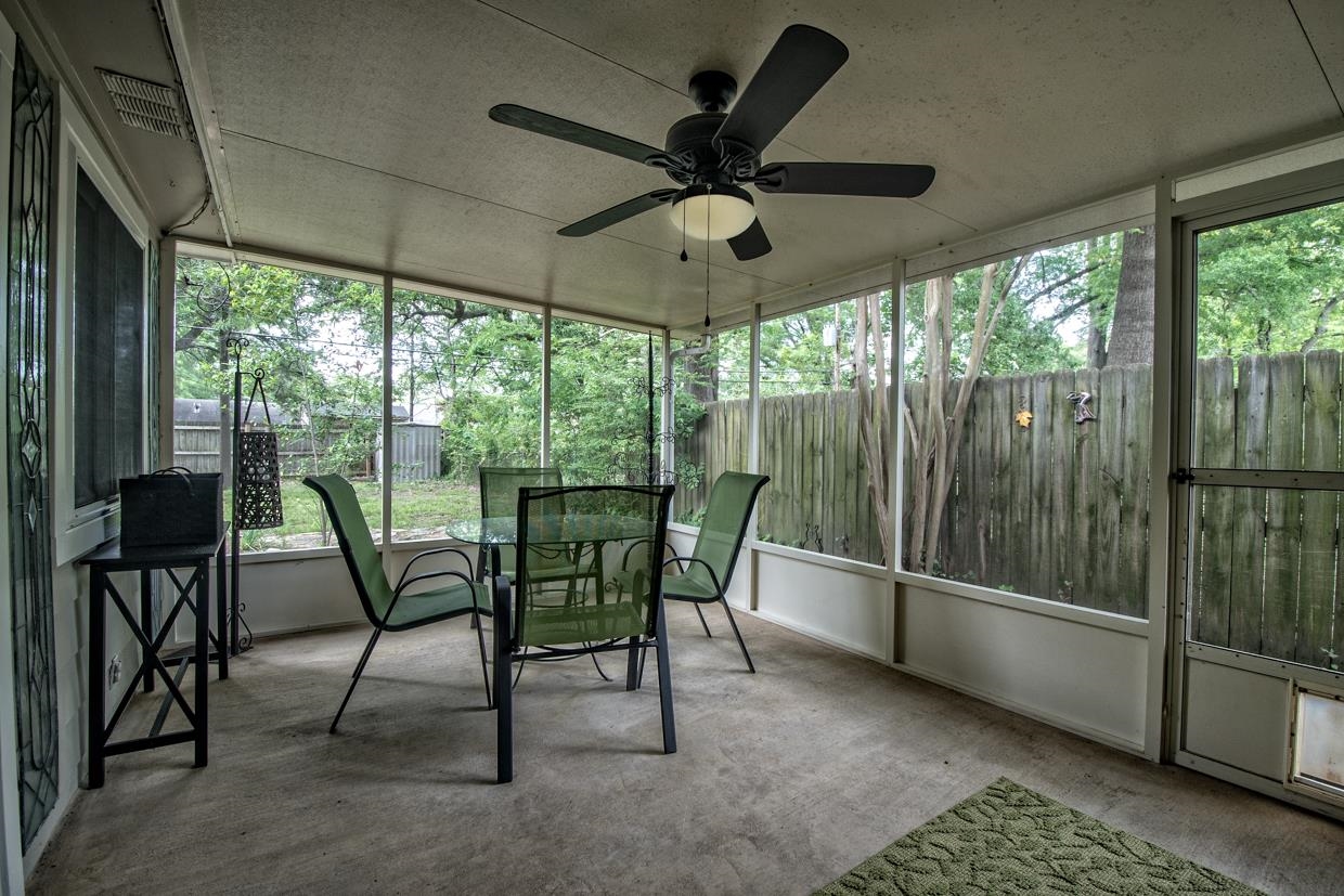4582 Boyce Road Memphis, TN 38117 - Photo 8 of 22 a dining room with furniture and a large window
