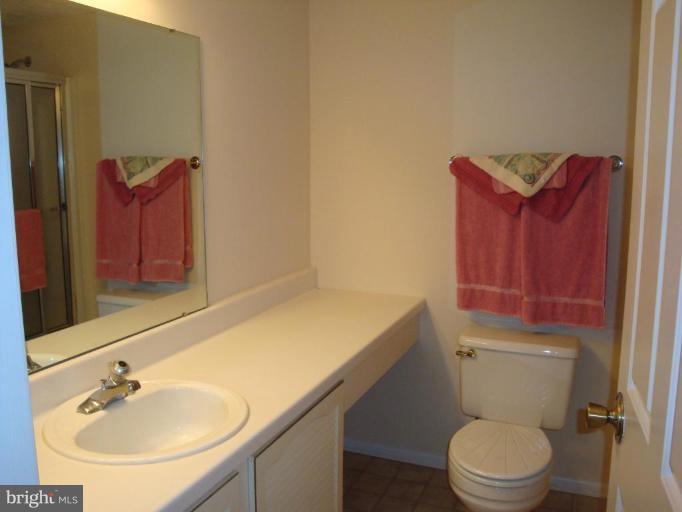 430 Belle Grove Road Gaithersburg, MD 20877 - Photo 9 of 14 Hall Bath