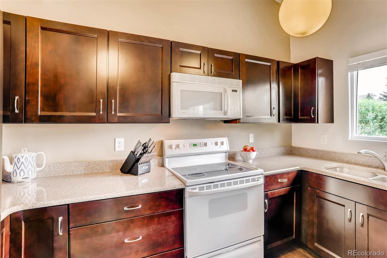 6804 Amherst Court Highlands Ranch, CO 80130 - Photo 6 of 28 Gallery Image 6