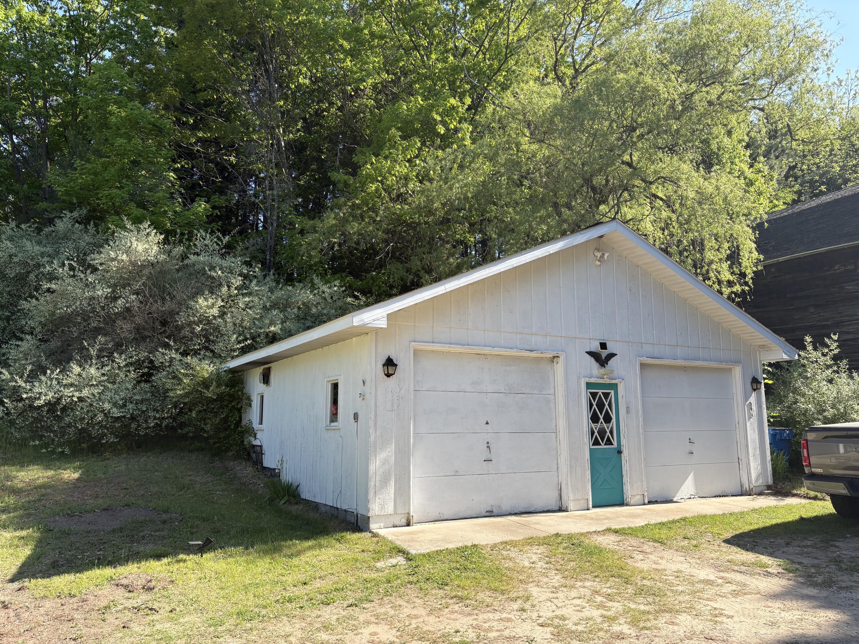 8819 Erdman Road Onekama, MI 49675 - Photo 12 of 61 IMG_8787 (1)