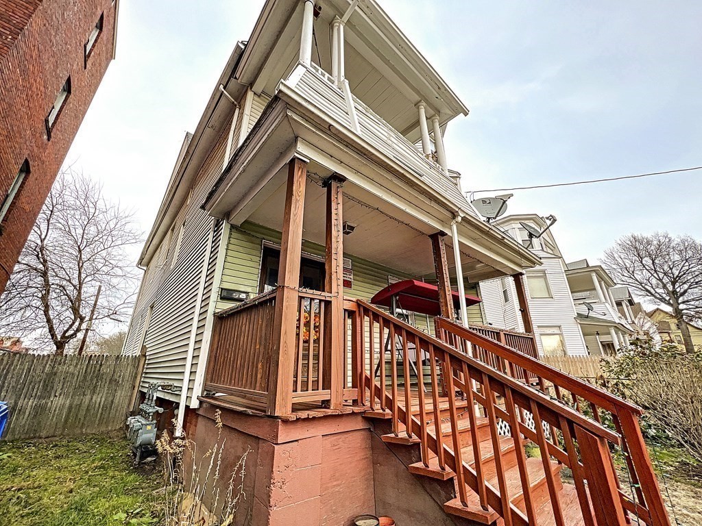 16 Grove Street Springfield, MA 01107 - Photo 5 of 20 Gallery Image 5