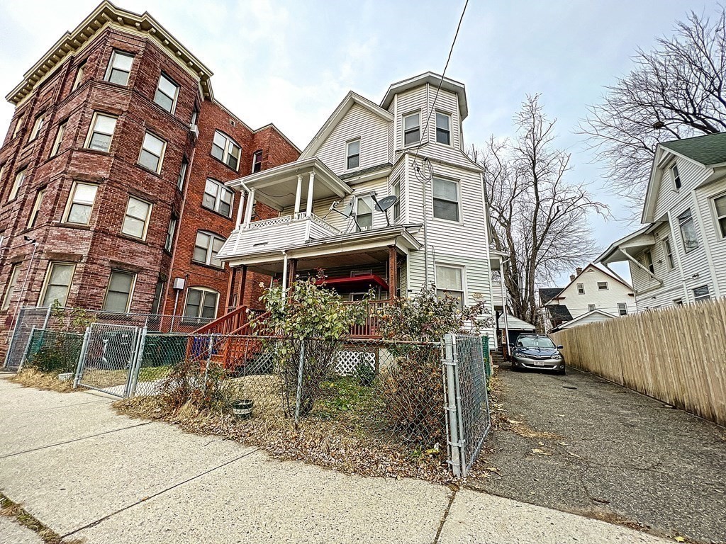 16 Grove Street Springfield, MA 01107 - Photo 6 of 20 Gallery Image 6