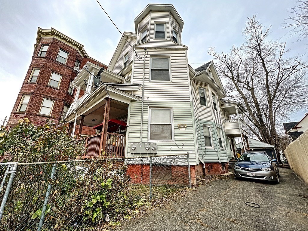 16 Grove Street Springfield, MA 01107 - Photo 7 of 20 Gallery Image 7