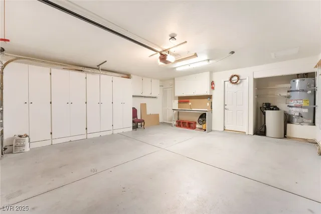 $2,200 | 1305 Chaparral Summit Drive, Las Vegas, NV 89117