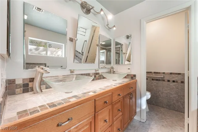 $2,200 | 1305 Chaparral Summit Drive, Las Vegas, NV 89117