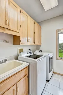 $1,100,000 | 9150 Falling Waters Drive West, Burr Ridge, IL 60527