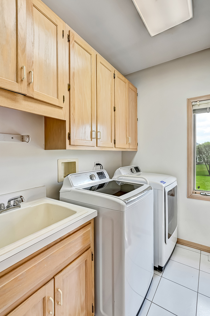 9150 Falling Waters Drive West Burr Ridge, IL 60527 - Photo 17 of 49