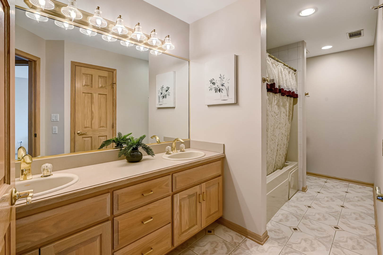 9150 Falling Waters Drive West Burr Ridge, IL 60527 - Photo 26 of 49