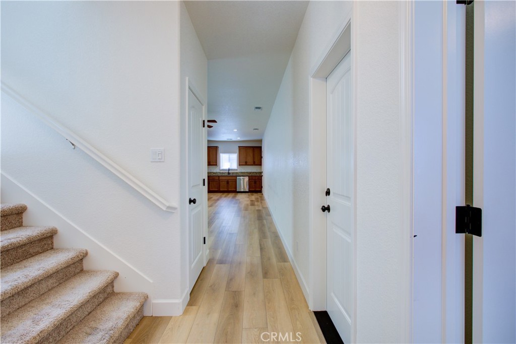 5046 Palisade Avenue Merced, CA 95348 - Photo 4 of 43 Entry