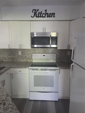 $2,000 | 8365 Southwest 152nd Avenue, Unit 3, Miami, FL 33193