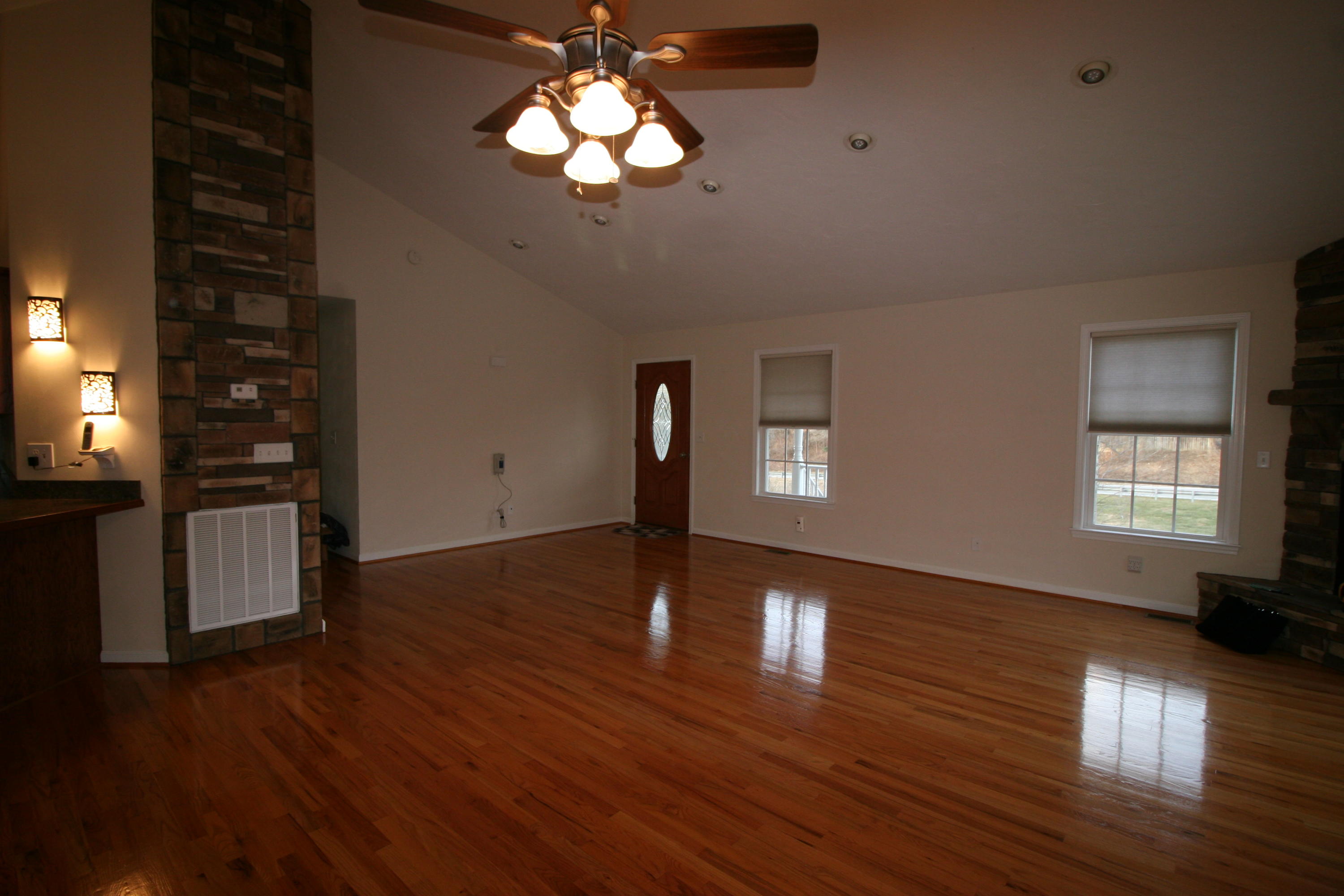 3775 Read Mountain Road Cloverdale, VA 24077 - Photo 8 of 42 11 Greatroom