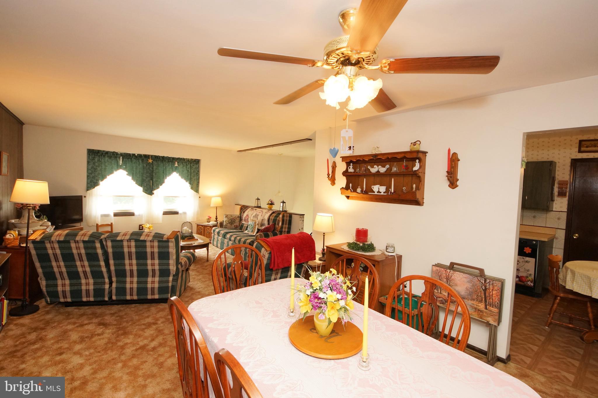 143 Petticoat Bridge Road Columbus, NJ 08022 - Photo 12 of 47 Dining room view to living room